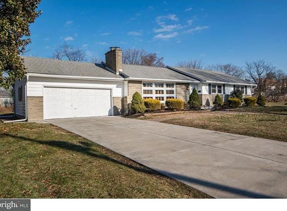 200 Laurel Ave