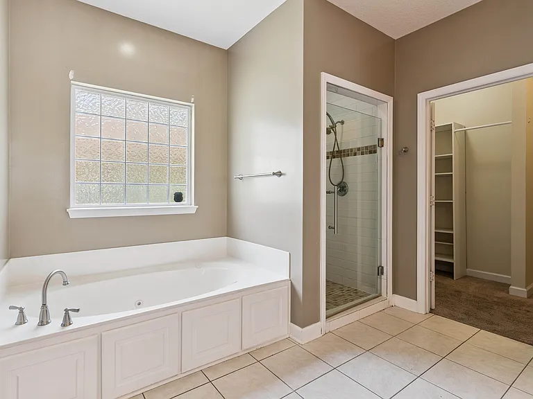 235 Wellington Pl — Photo 14