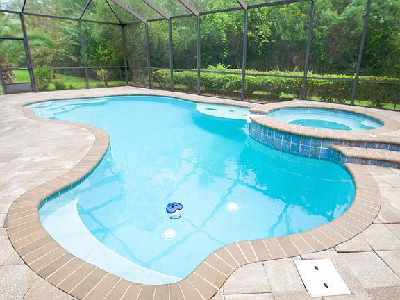 3rd image of 1043 Eagle Point Dr