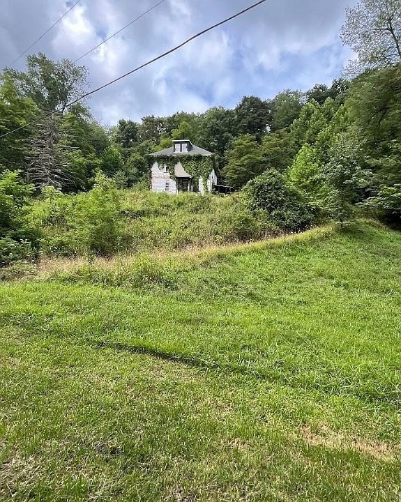 2nd image of 132 Bunner Hill Rd