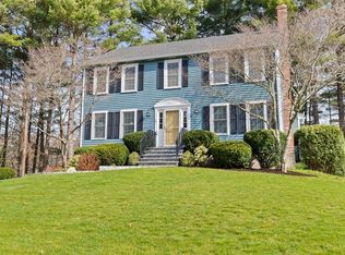 5 Lorraine Metcalf Dr, Wrentham, MA 02093