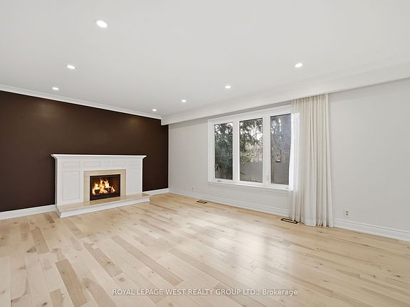 5th image of 3334 Enniskillen Cir