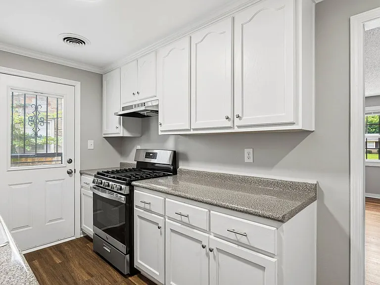 1262 S White Station Rd — Photo 11