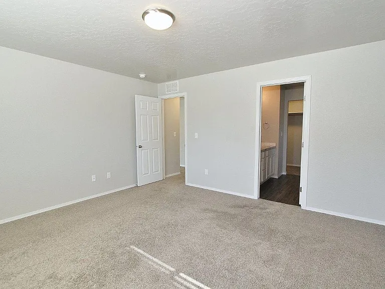 1642 N Pewter Ave — Photo 13