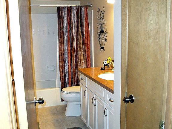 Updated Guest Bath 2009