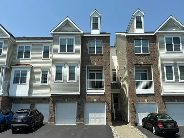 3205 Admirals Walk Dr, Cohoes, NY 12047