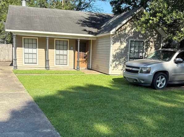 11127 Village Green Dr, Greenwell Springs, LA 70739