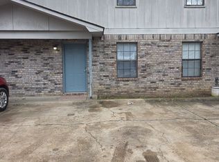 602 W 6th St, Russellville, AR 72801