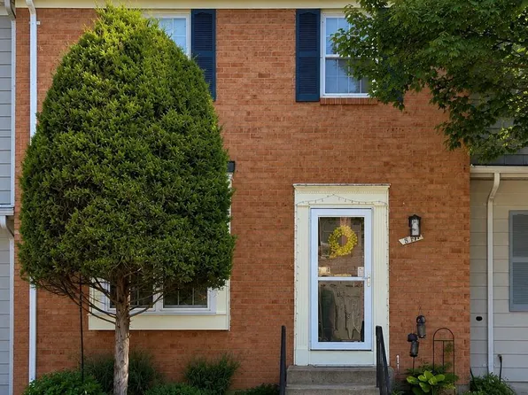 8346 Stationhouse Ct, Lorton, VA 22079