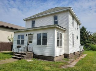 143 1st Ave SE, Wells, MN 56097