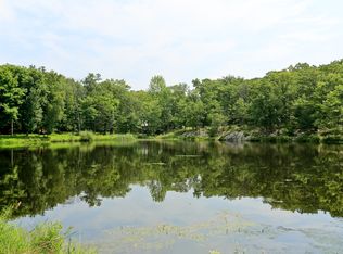 638 E Mountain Rd S, Cold Spring, NY 10516