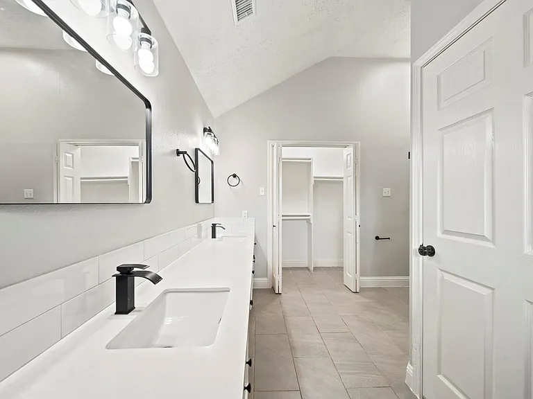 22039 Rivermead Dr — Photo 16