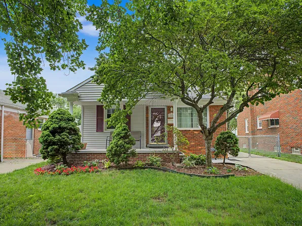 15587 Russell Ave, Allen Park, MI 48101