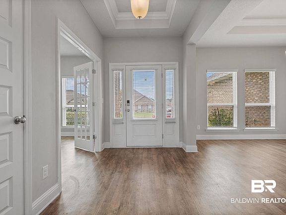 4th image of 8990 White Ave