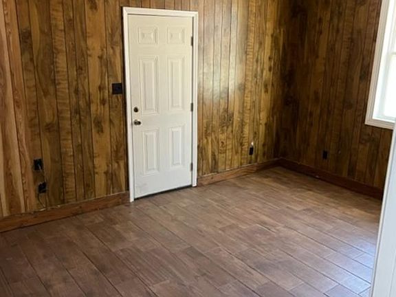 2nd image of 216 Sweetbay Dr
