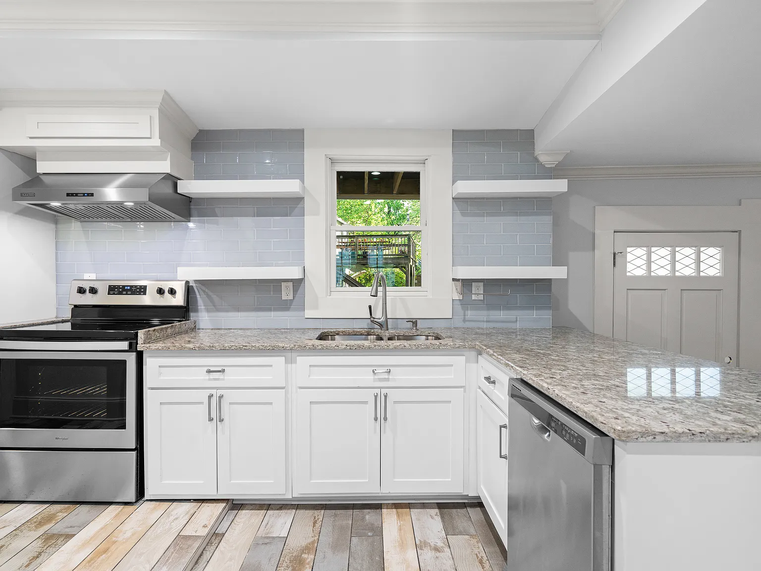 1 bed, 650 sqft, $1,600 — Photo 3