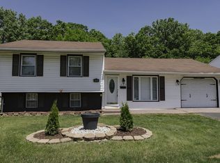 127 E Maple Dr, Glenwood, IL