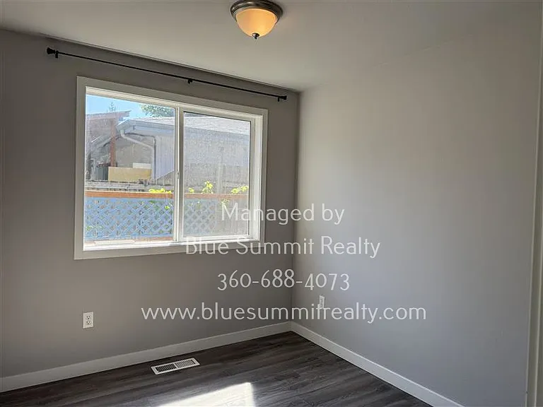 7604 12th Ave NE — Photo 12