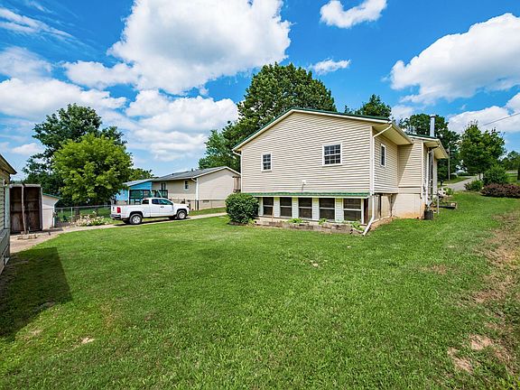 4th image of 33 Hilltop Dr