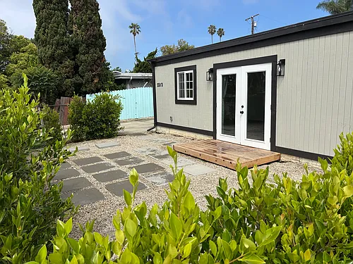 2212 Cliff Dr Photo 1