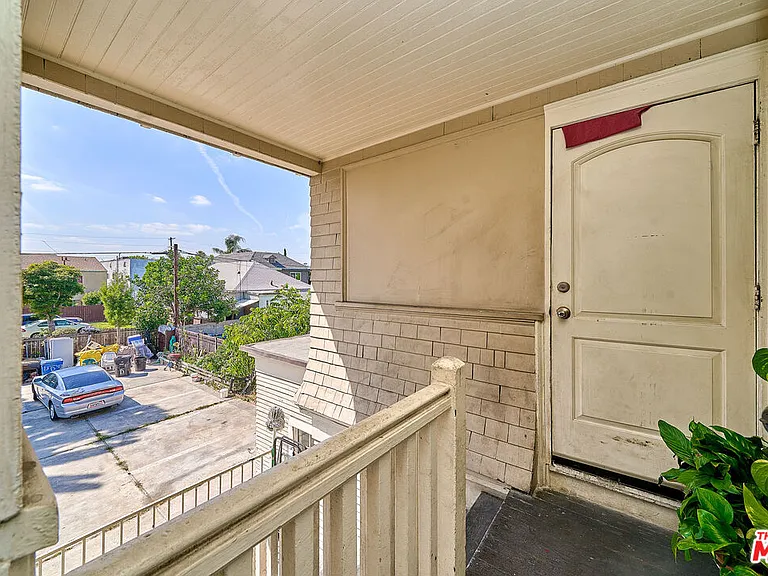 1347 Valencia St — Photo 24