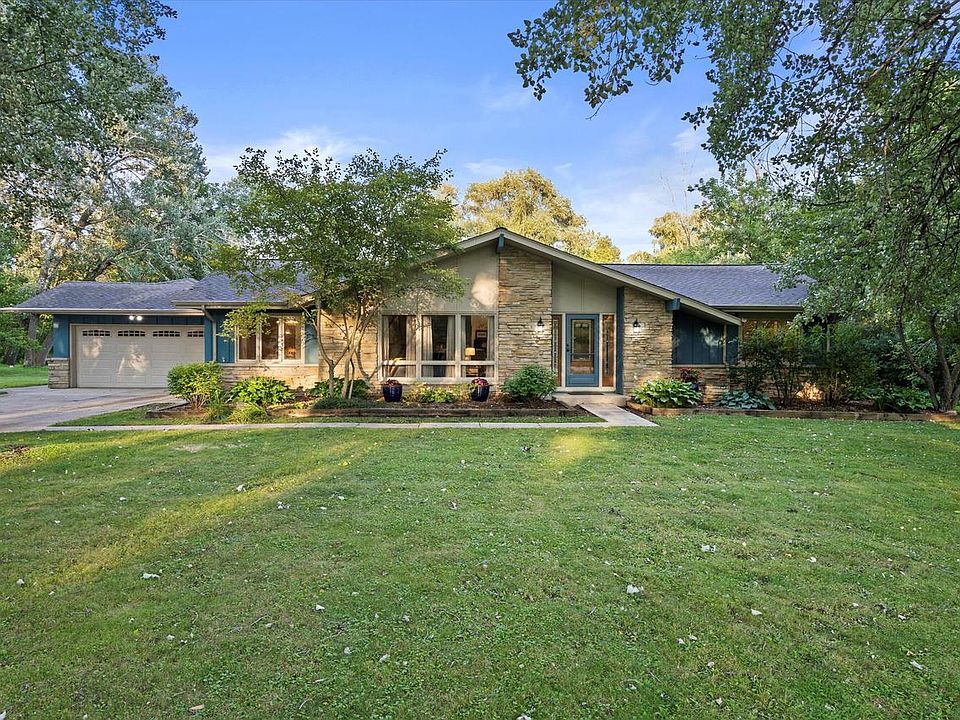 1972 Covered Bridge ROAD, Cedarburg, WI 53012 Zillow