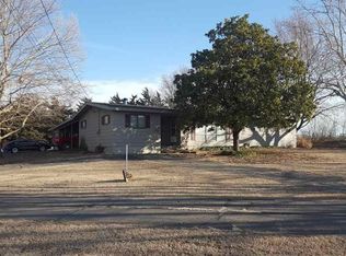 3018 E Vine Ave, Parkerfield, KS 67005