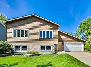 8 Portside Ct, Grayslake, IL 60030