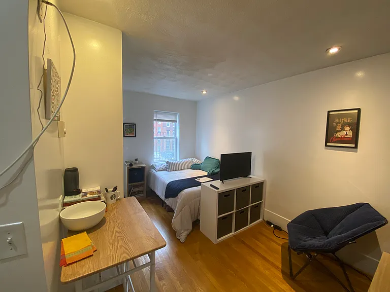 20 Hanover Ave #6 — Photo 5
