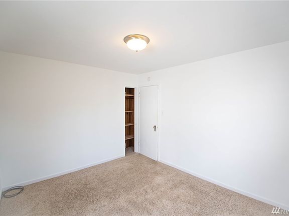 5th image of 217 I St SE