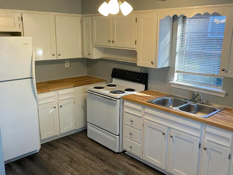 2624 Longview Ave #1 — Photo 2