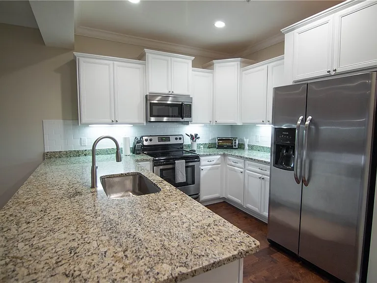 702 Mariners Cir — Photo 6