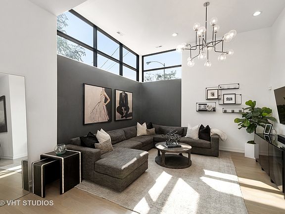 2nd image of 622 N Ashland Ave #1