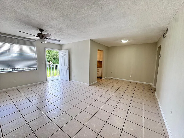 3265 Griffin Rd #202 — Photo 5