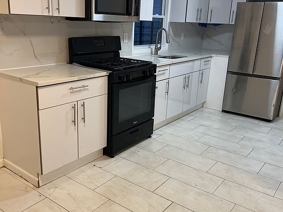 2nd image of 121 Osgood Ave #2