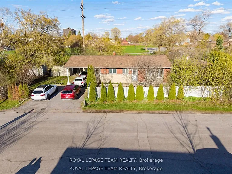 925 Moorvale St #UPPER — Photo 2