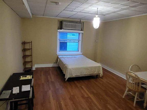3rd image of 2721 Boardwalk #622