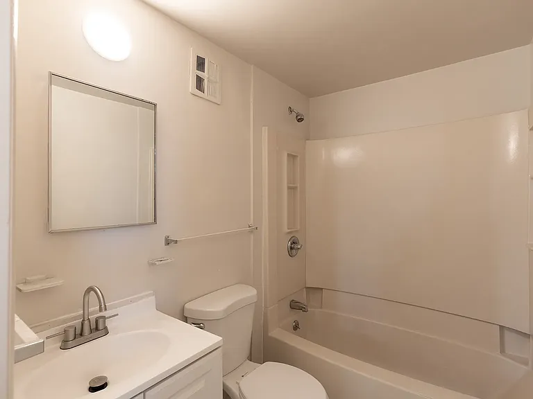 4401 Harriet St — Photo 6