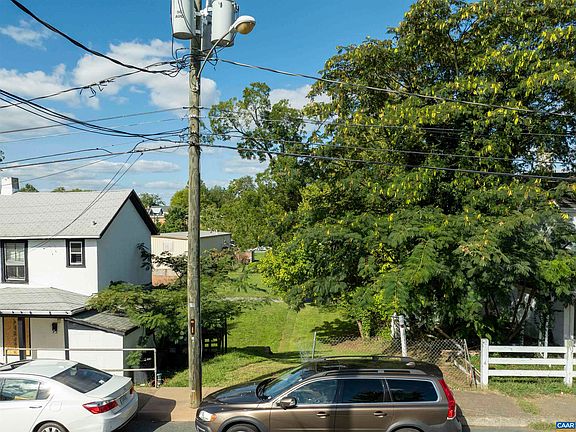 3rd image of 803 Dale Ave