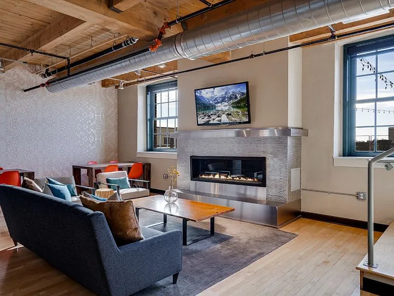 C&E Living — Photo 30
