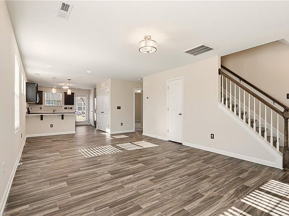 5th image of 3910 Copperfield Ct