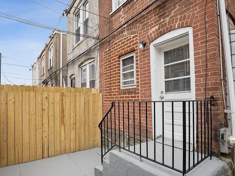 209 Furley St — Photo 20