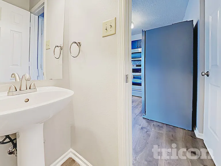 8007 States Bend Dr — Photo 12