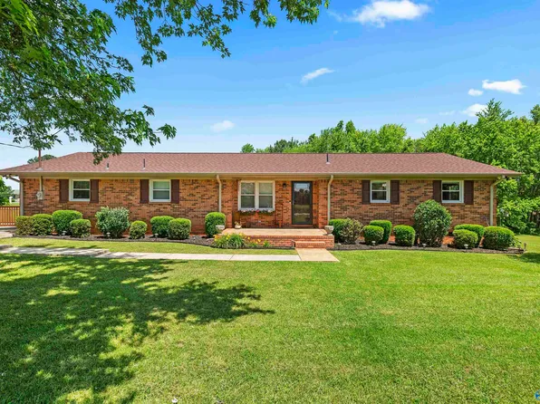 219 Opp Reynolds Rd, Hazel Green, AL 35750