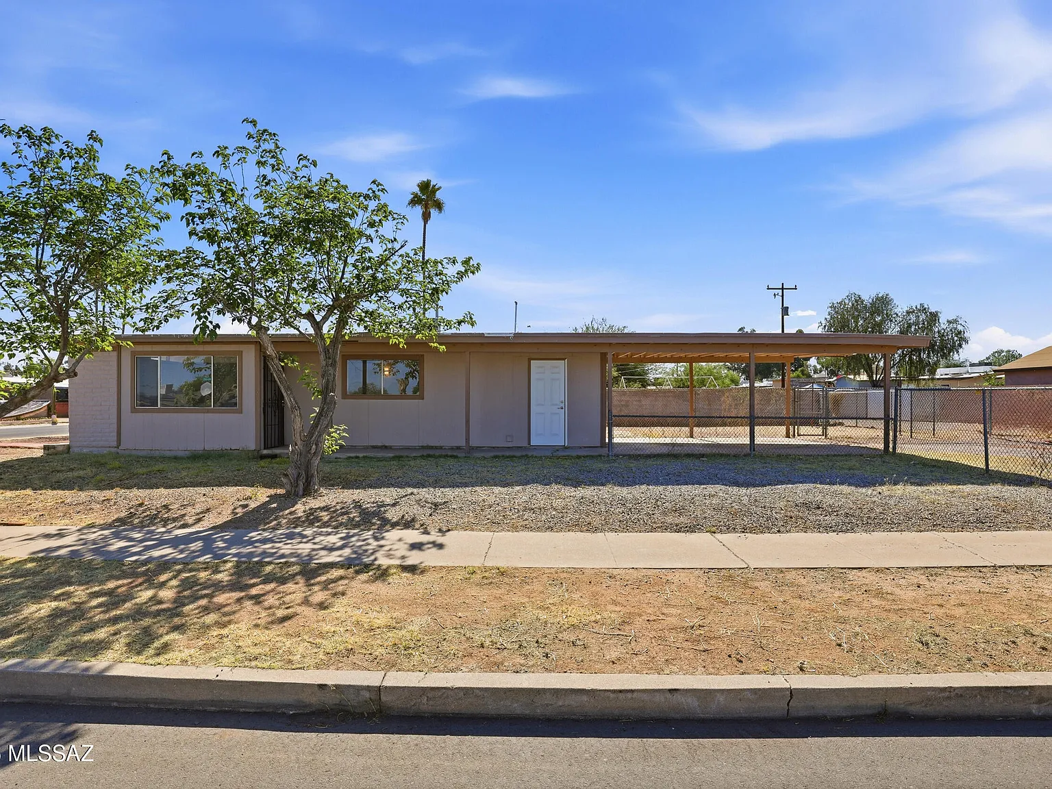3 bed, 2.0 bath, 1448 sqft, $1,650 — Photo 1