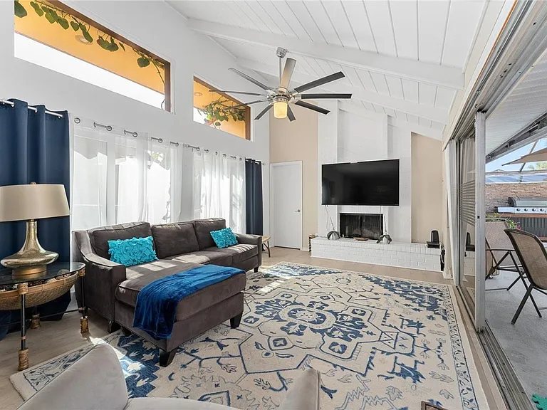 5053 Maui Cir #14 — Photo 16