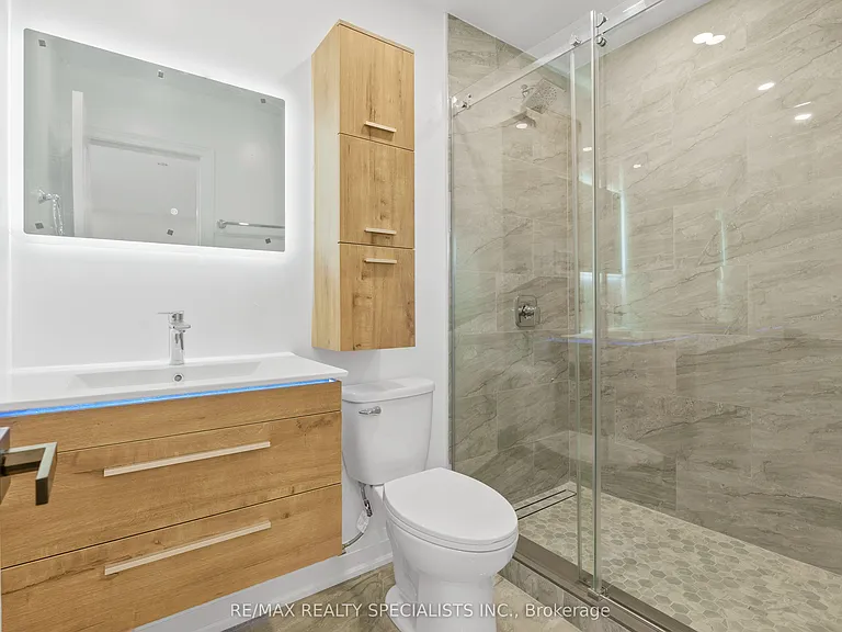 6419 Chaumont Cres #UPPER — Photo 19