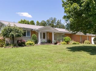 11745 Roundhill Dr, Saint Louis, MO