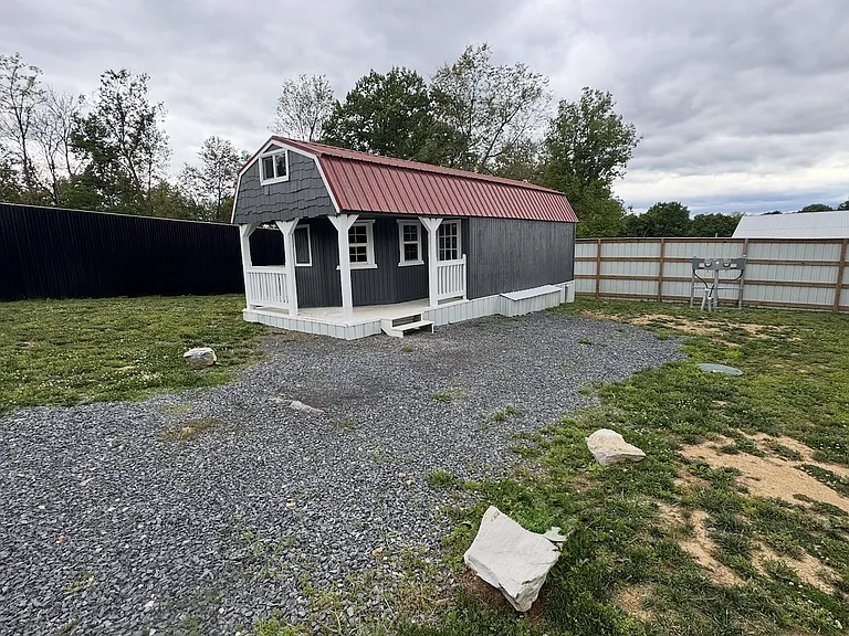 62 Railroad Dr — Photo 2