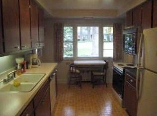 2811 Forest Ln, Waukegan, IL 60087